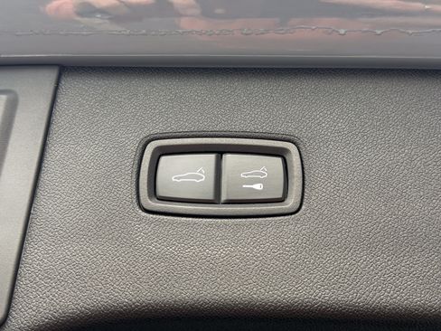 Certified 2025 Porsche Cayenne Coupe AWD/4WD image 16