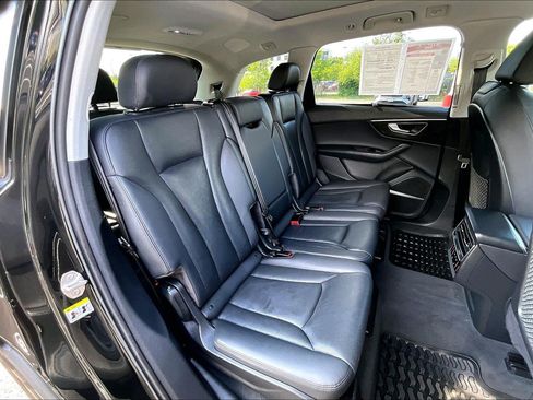 Used 2022 Audi Q7 3.0T Premium Plus AWD/4WD image 25