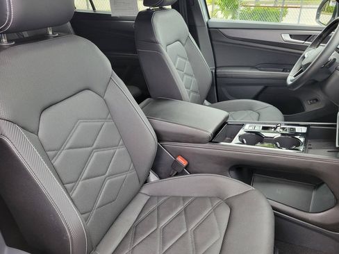 Used 2026 Volkswagen Atlas Cross Sport SE FWD image 10