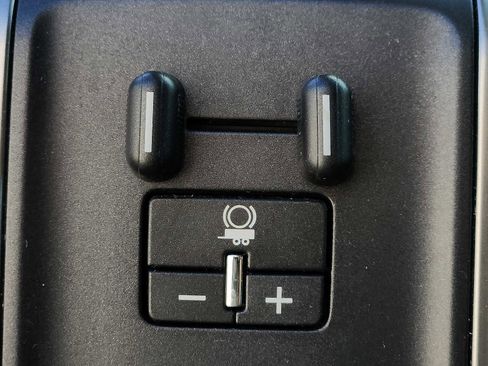 Used 2018 Chevrolet Silverado 1500 LT w/ All Star Edition image 24