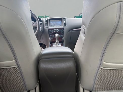 Used 2011 INFINITI G37 Journey w/ Premium Pkg image 23