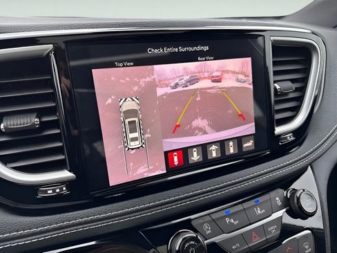 New 2026 Chrysler Pacifica Select image 29