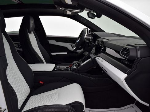 Used 2021 Lamborghini Urus image 30