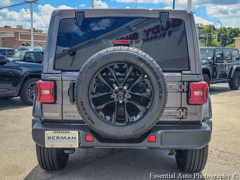 Certified 2025 Jeep Wrangler Unlimited Sahara AWD/4WD image 7