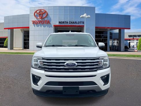 Used 2019 Ford Expedition XLT w/ Equipment Group 202A AWD/4WD image 2