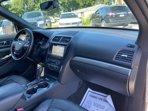 Used 2018 Ford Explorer XLT w/ Equipment Group 202A AWD/4WD image 36
