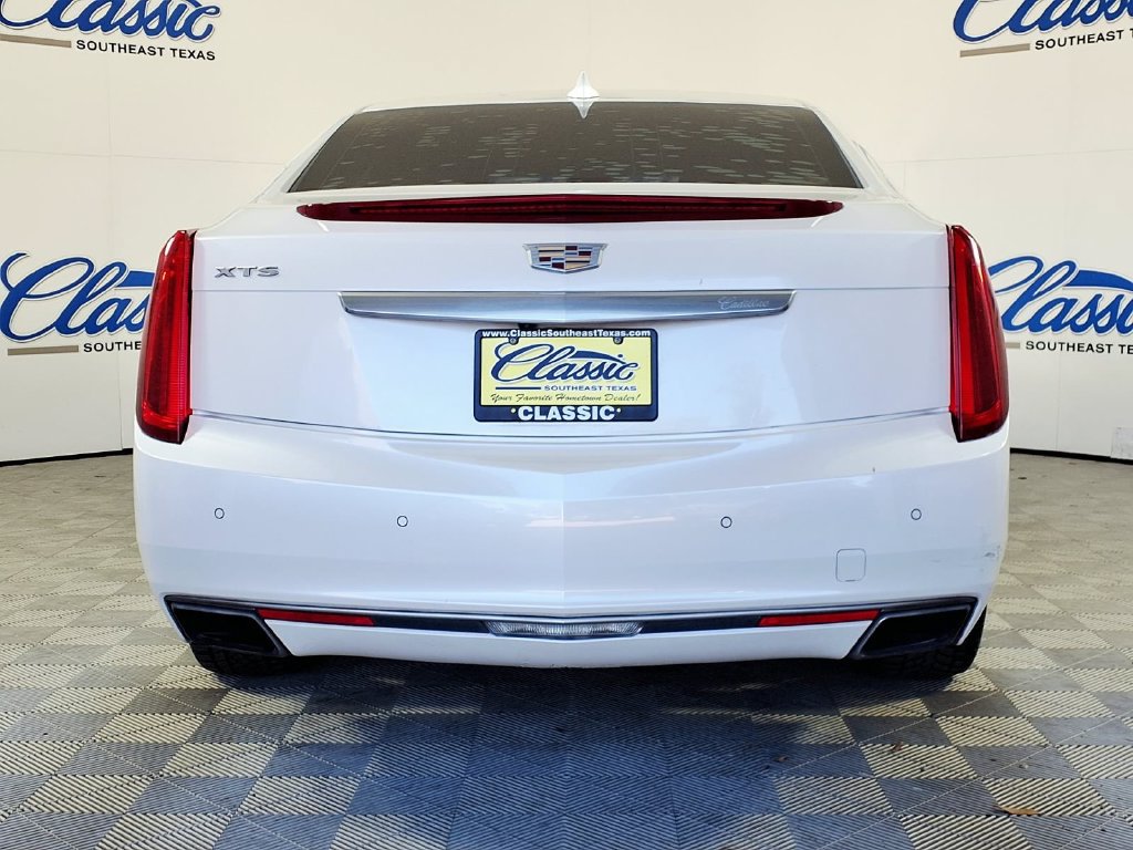 Used 2017 Cadillac XTS Luxury FWD image 4