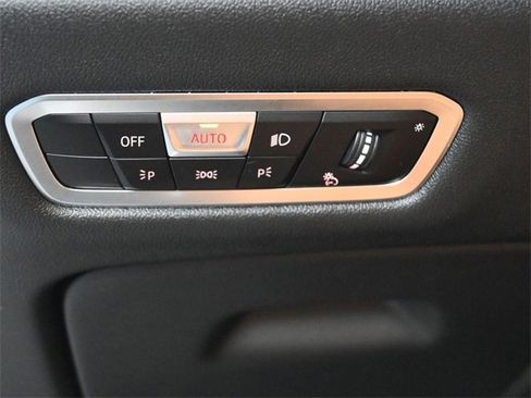 Used 2023 BMW X7 xDrive40i w/ Premium Package image 21