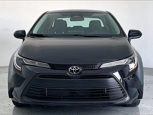 Used 2026 Toyota Corolla LE FWD image 3
