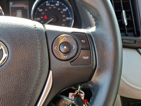 Used 2016 Toyota RAV4 XLE AWD/4WD image 25