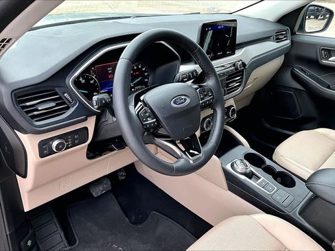 Used 2022 Ford Escape SEL image 17