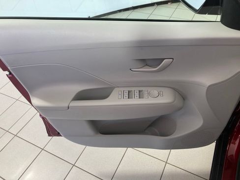 Used 2025 Hyundai Kona SEL AWD/4WD image 14