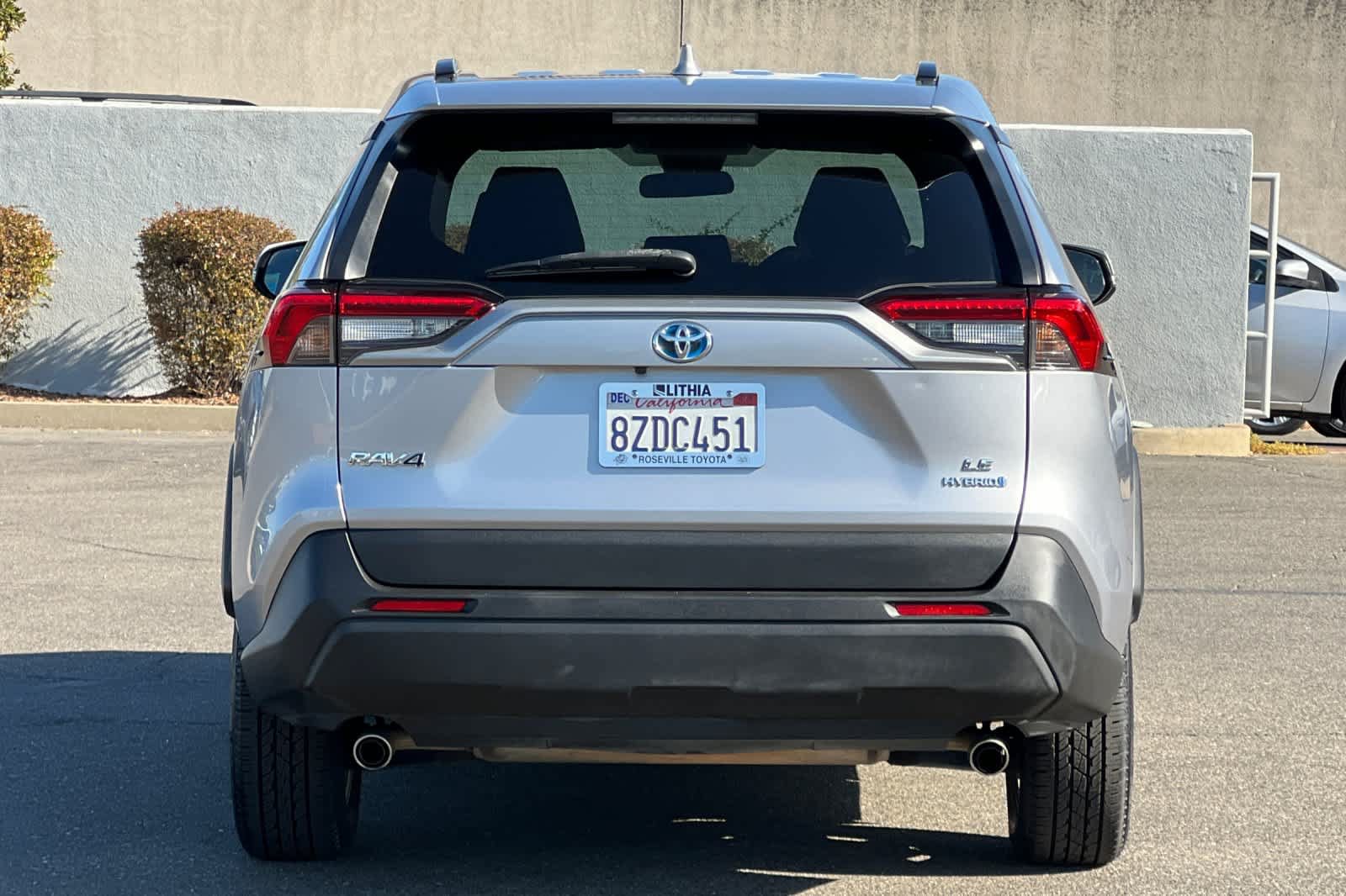 Used 2021 Toyota RAV4 LE AWD/4WD image 8