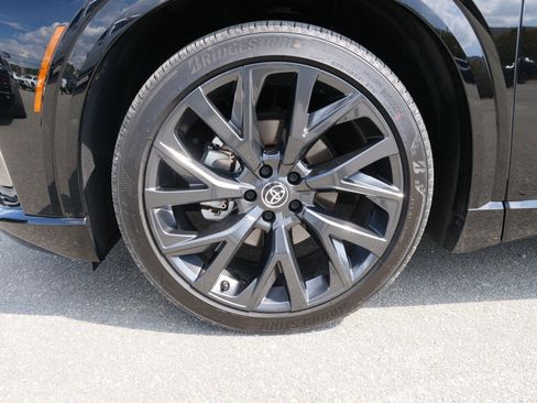 Used 2025 Toyota Crown Signia image 13