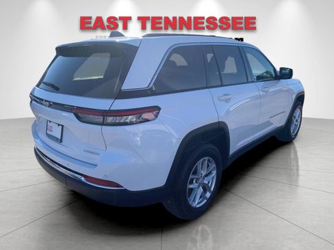 Used 2024 Jeep Grand Cherokee Laredo X image 3