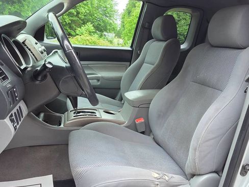 Used 2005 Toyota Tacoma PreRunner RWD image 12