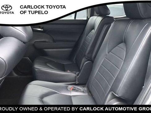 Used 2023 Toyota Highlander XLE FWD image 20