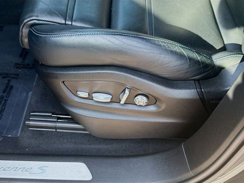 Used 2021 Porsche Cayenne S image 18