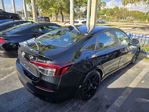 Used 2025 Honda Civic Sport image 4