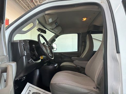 Used 2017 Chevrolet Express 2500 LS image 15