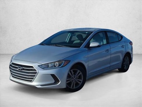 Used 2017 Hyundai Elantra SE image 1