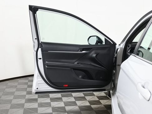 Used 2024 Toyota Camry SE w/ Cold Weather Package AWD/4WD image 29