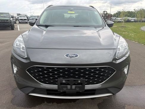 Used 2020 Ford Escape Titanium w/ Titanium Premium Package 2.0 AWD/4WD image 3