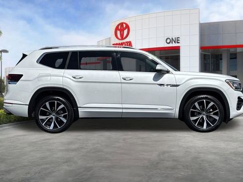 Used 2024 Volkswagen Atlas SEL Premium R-Line AWD/4WD image 3
