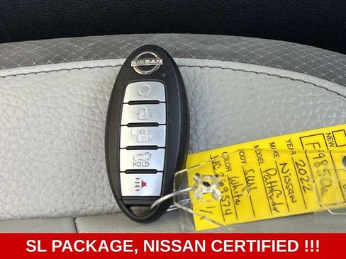 Used 2022 Nissan Pathfinder SL AWD/4WD image 5