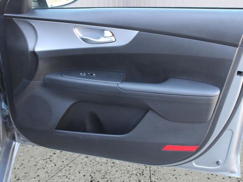 Used 2023 Kia Forte LXS image 35