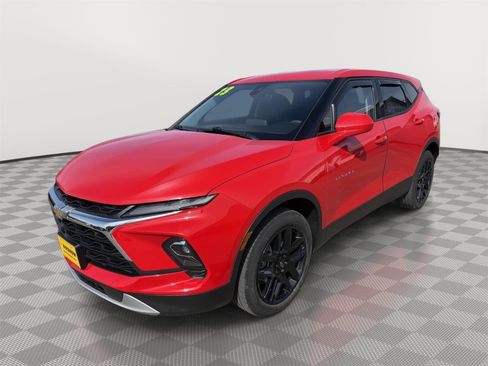 Used 2023 Chevrolet Blazer LT w/ Driver Confidence Package AWD/4WD image 2