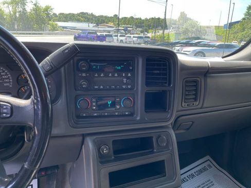 Used 2006 Chevrolet Silverado 2500 LT w/ Heavy-Duty Power Package AWD/4WD image 17