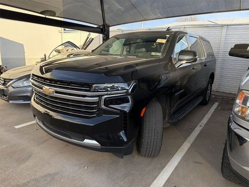 Used 2022 Chevrolet Suburban LT w/ Luxury Package image 1
