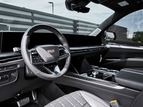 Used 2025 Cadillac Escalade V image 2