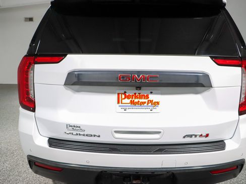 Used 2024 GMC Yukon AT4 AWD/4WD image 8
