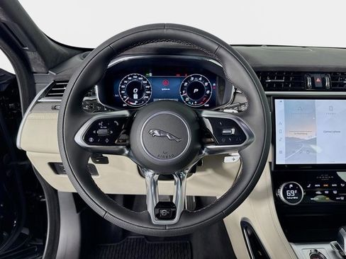 New 2026 Jaguar F-PACE SVR image 12