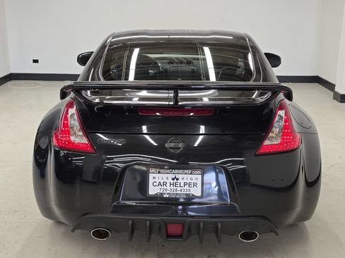 Used 2017 Nissan 370Z Coupe RWD image 9