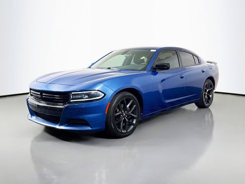 Used 2021 Dodge Charger SXT w/ Blacktop Package image 4