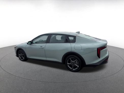 Used 2025 Kia K4 LXS image 10