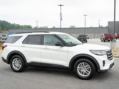 New 2026 Ford Explorer Active w/ Active Comfort Package RWD image 12