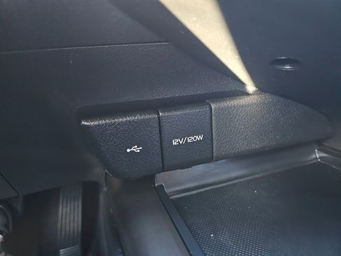 Used 2021 Toyota Camry SE image 27