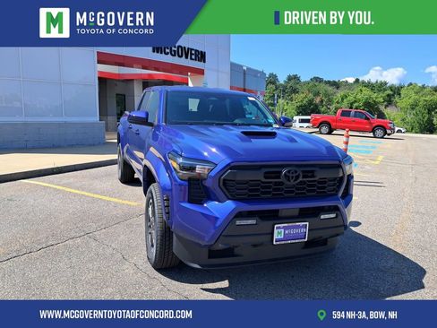 Used 2025 Toyota Tacoma TRD Sport AWD/4WD image 7
