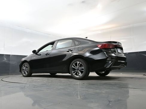 Used 2023 Kia Forte LXS w/ LXS Technology Package FWD image 21
