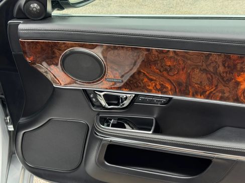 Used 2014 Jaguar XJ L Portfolio RWD image 23