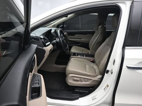 Used 2018 Honda Odyssey Elite image 11
