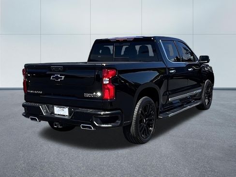 Used 2024 Chevrolet Silverado 1500 High Country w/ High Country Premium Package AWD/4WD image 6