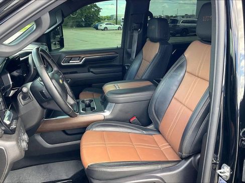 Used 2024 Chevrolet Silverado 3500 High Country w/ High Country Premium Package AWD/4WD image 18