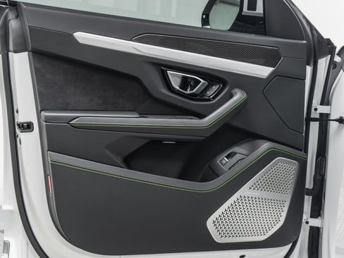 Used 2021 Lamborghini Urus image 43