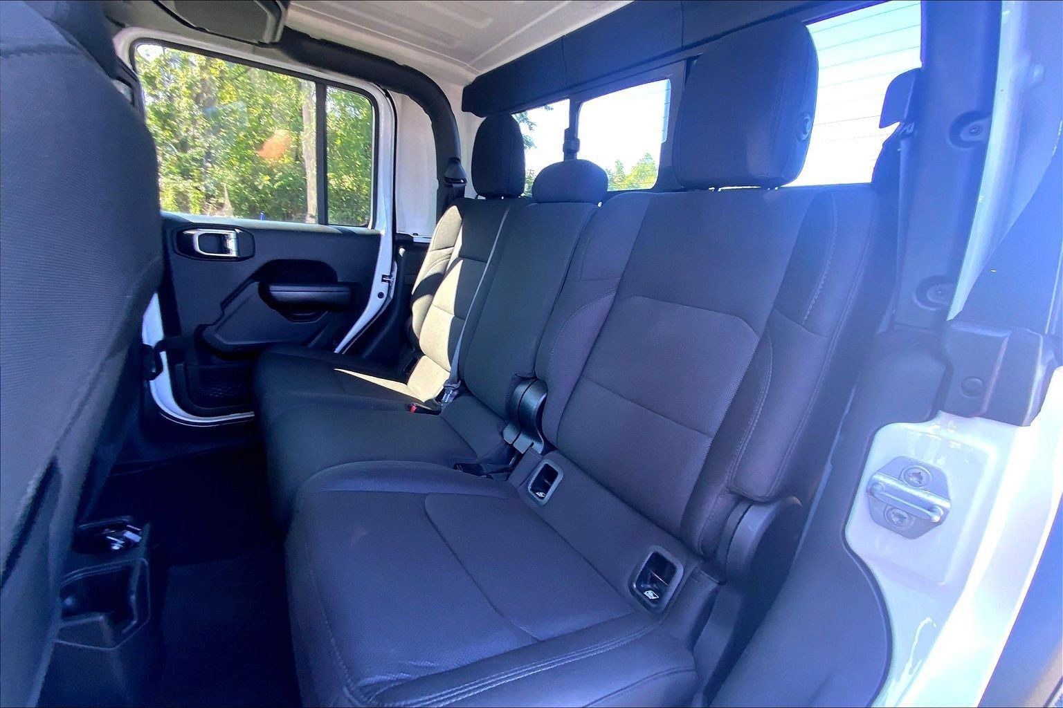 Used 2020 Jeep Gladiator Sport w/ Quick Order Package 24S AWD/4WD image 19