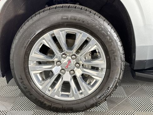 Used 2025 GMC Yukon Denali AWD/4WD image 36